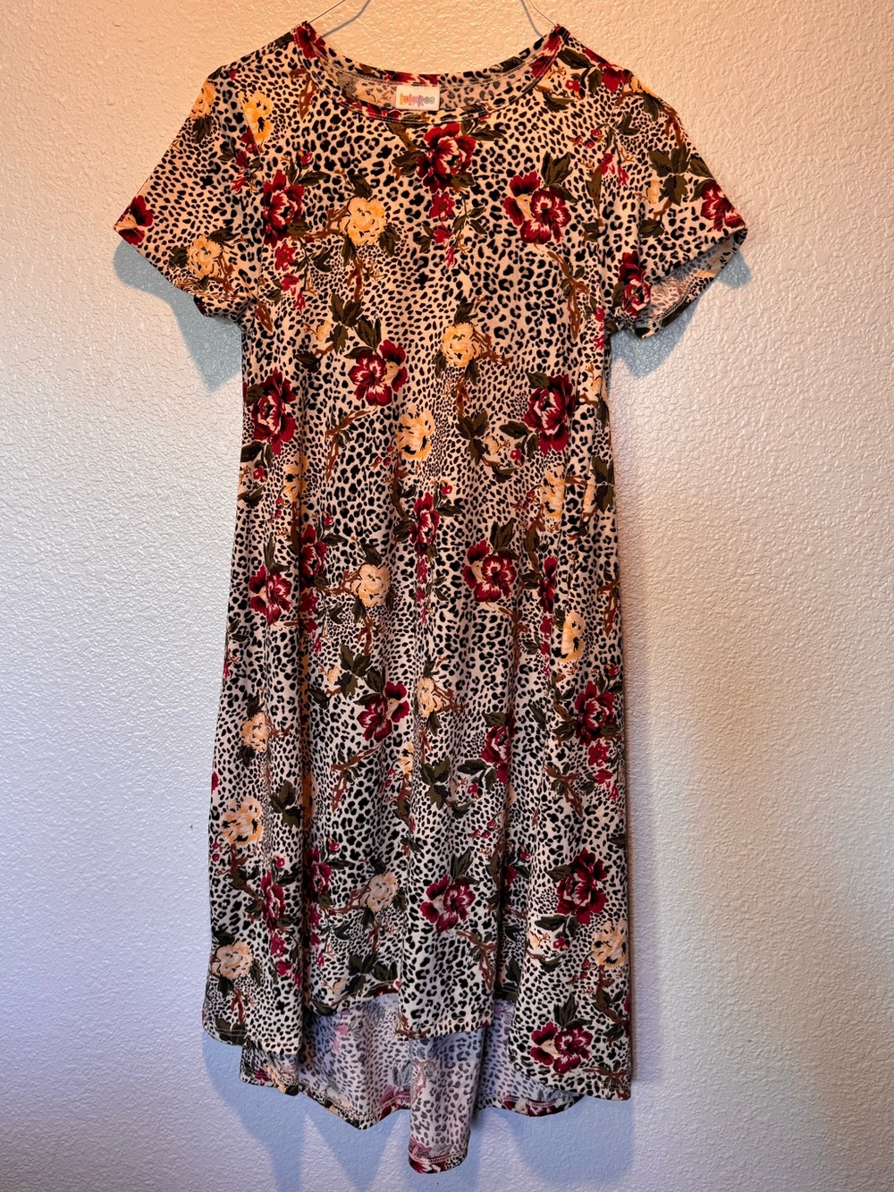 LUC women sz xs Carly Floral Leopard and roses Print Short Sleeve Dress